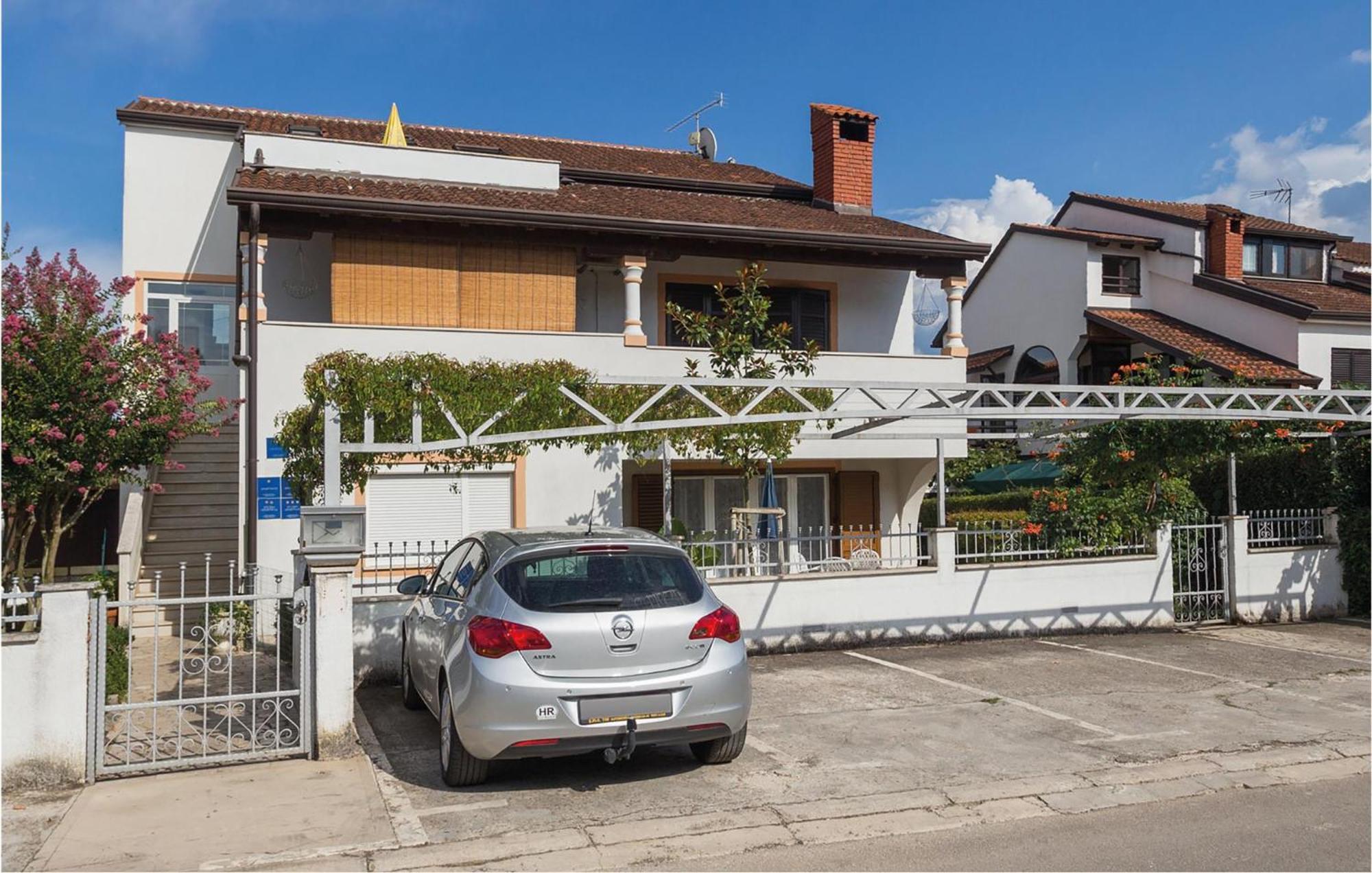 1 Bedroom Beautiful Apartment In Poreč Zewnętrze zdjęcie